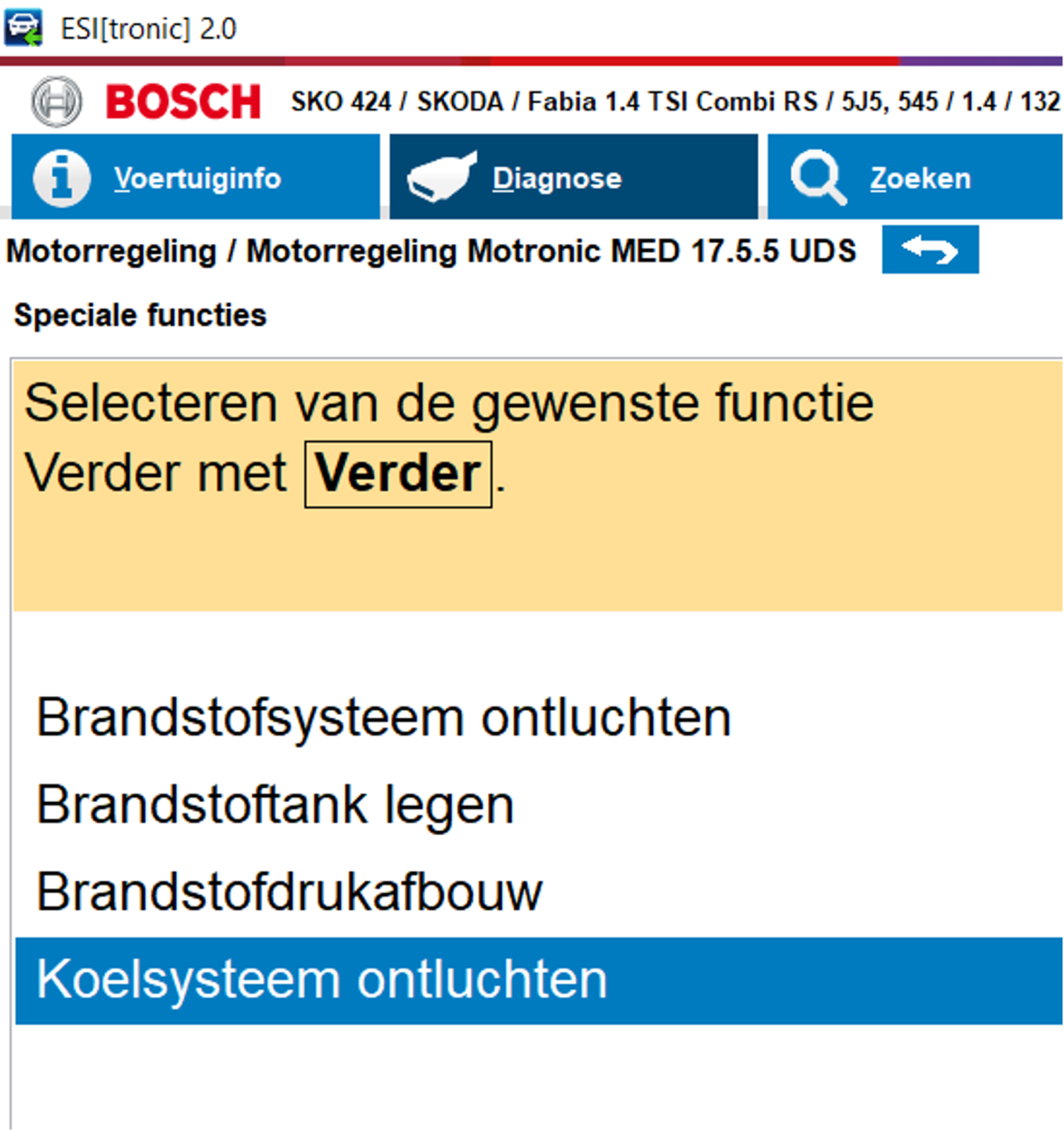 Een koelsysteem ontluchten met behulp van de diagnosetester.